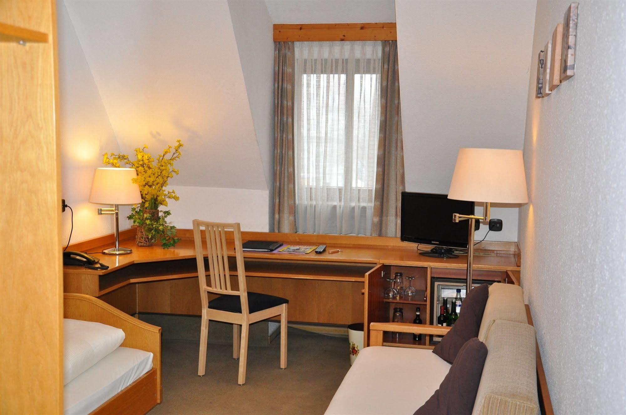 Hotel Und Restaurant Lamm Giengen an der Brenz Eksteriør billede